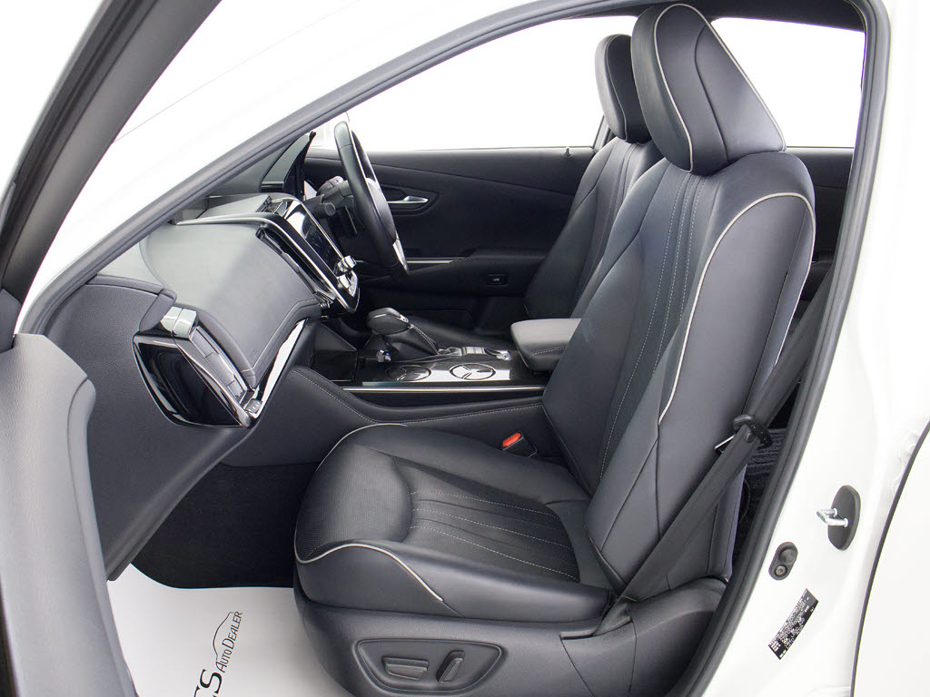 快適エアシート＆シートヒーターを装備して
います！高級車ならではの装備です！シート
が暖まる機能！シートから冷風が出る機能！
どちらも付いています！！寒い冬も、暑い夏
も快適にご乗車頂けます！！