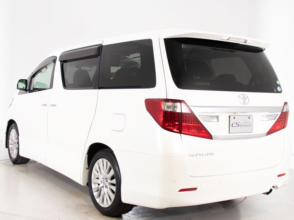 ★展示前点検実施★特殊な機材も用いて、全
車点検を実施しております！