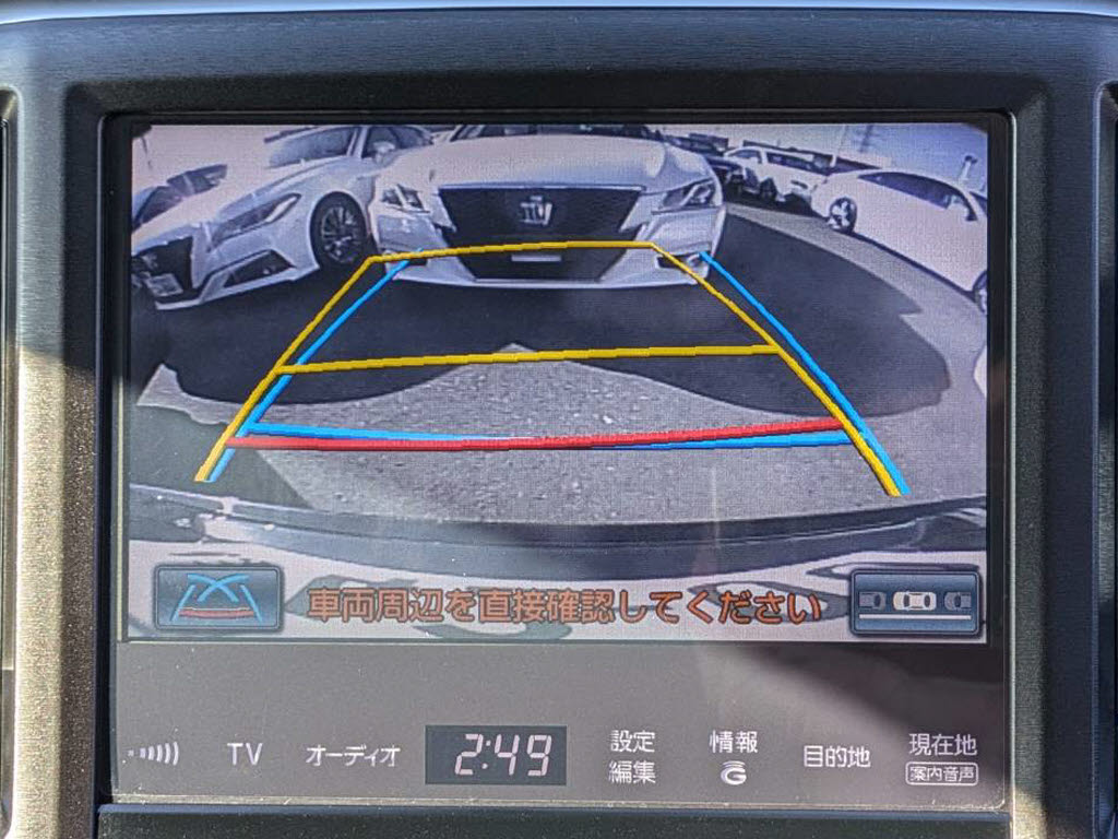 カラーバックカメラが付いています！バック
にギアを入れると、後方視界が自動的にマル
チ画面に映し出されます！夜も明るく見えま
すので、すごく便利！！一度使うとカメラ無
しには乗りたくない程！