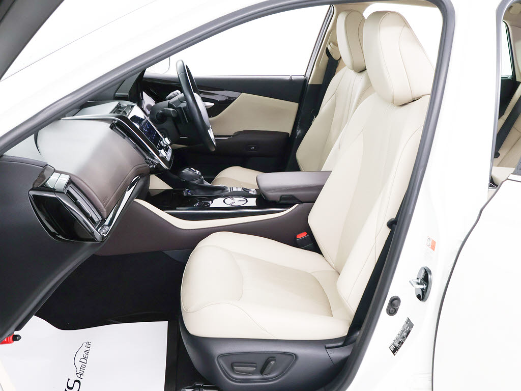 快適エアシート＆シートヒーターを装備して
います！高級車ならではの装備です！シート
が暖まる機能！シートから冷風が出る機能！
どちらも付いています！！寒い冬も、暑い夏
も快適にご乗車頂けます！！