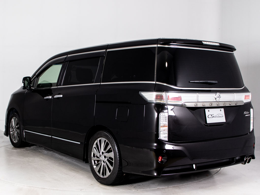 ★展示前点検実施★特殊な機材も用いて、全
車点検を実施しております！