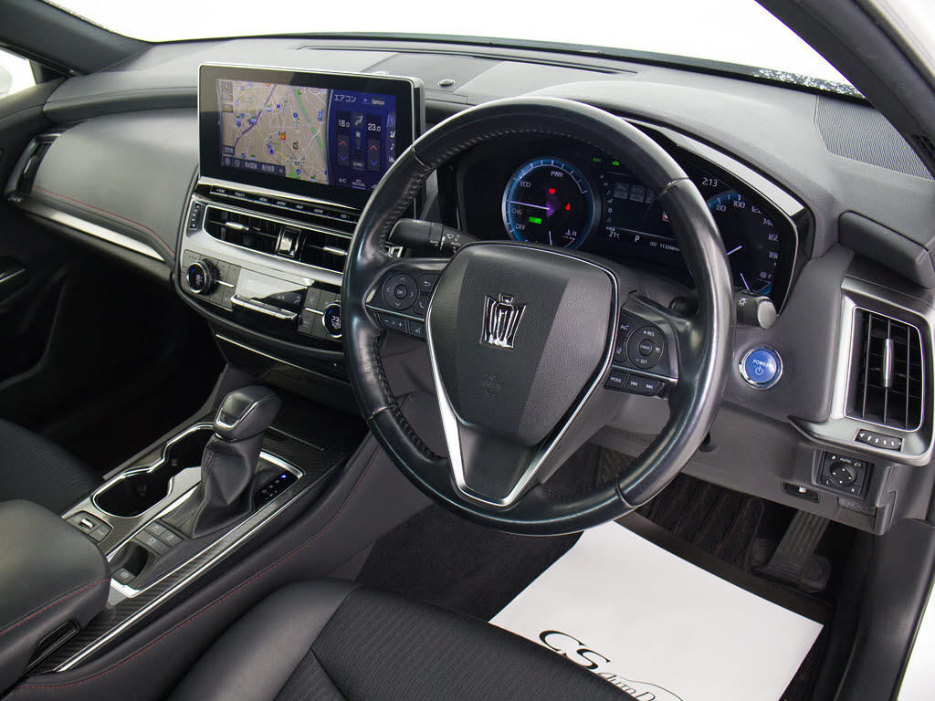 使いやすさや安全性を追求したステアリング
周り！高級車ゆえにスイッチ類が多いのも特
徴ですね！考え尽くされた配置ですぐに使い
こなす事が出来ますのでご安心下さい！是非
、体感してみて下さい！！