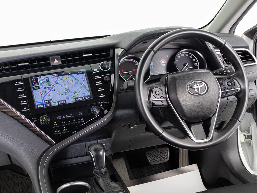 ★使いやすさや安全性を追求したステアリン
グ周り！高級車ゆえにスイッチ類が多いのも
特徴ですね！考え尽くされた配置ですぐに使
いこなす事が出来ますのでご安心下さい！是
非、体感してみて下さい！！