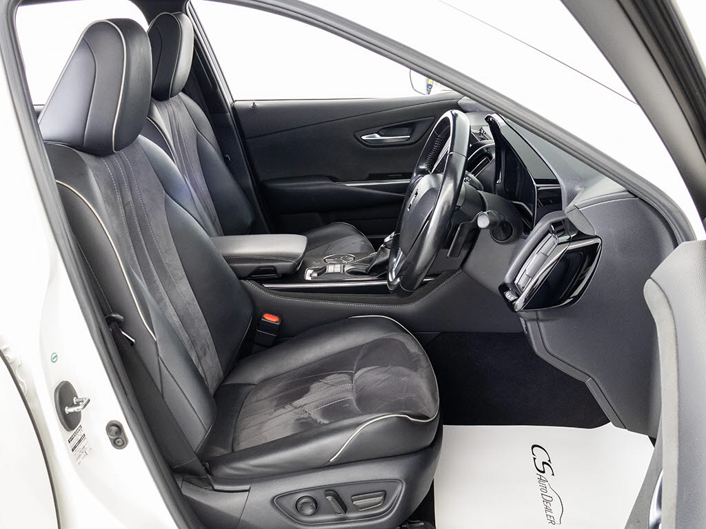 ★シートヒーターを装備しています！高級車
ならではの装備です！