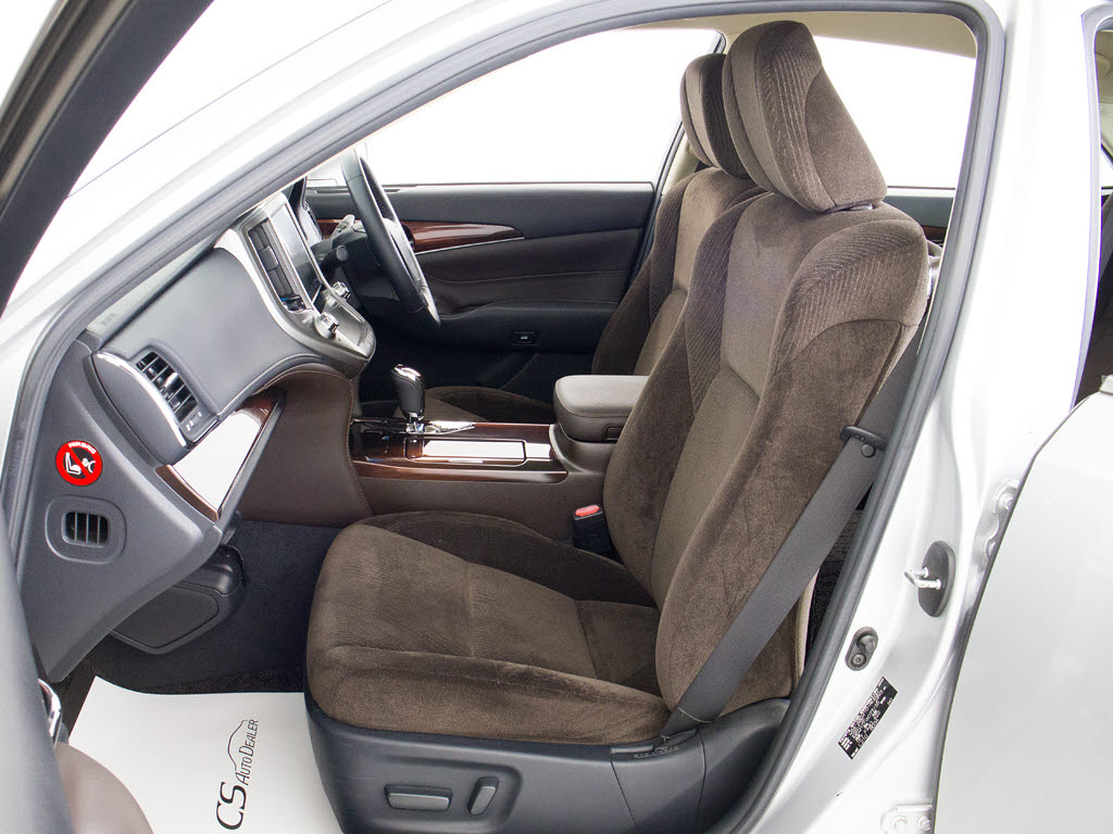 ★シートヒーターを装備しています！高級車
ならではの装備です！