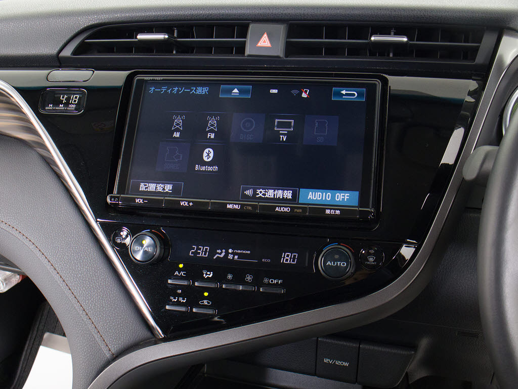★使いやすさや安全性を追求したステアリン
グ周り！高級車ゆえにスイッチ類が多いのも
特徴ですね！考え尽くされた配置ですぐに使
いこなす事が出来ますのでご安心下さい！是
非、体感してみて下さい！！