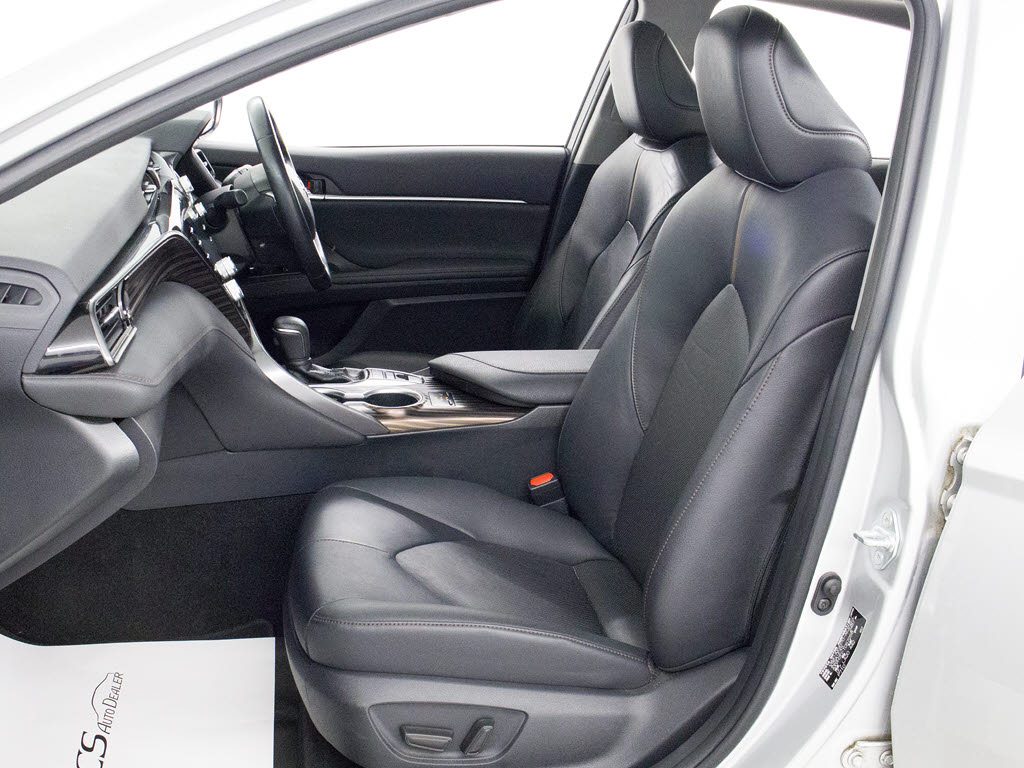 シートヒーターを装備しています！高級車な
らではの装備です！シートが暖まりますので
、寒い冬場も快適にご乗車頂けます！腰にも
優しい！お子様や女性にも嬉しい装備ですね
！！