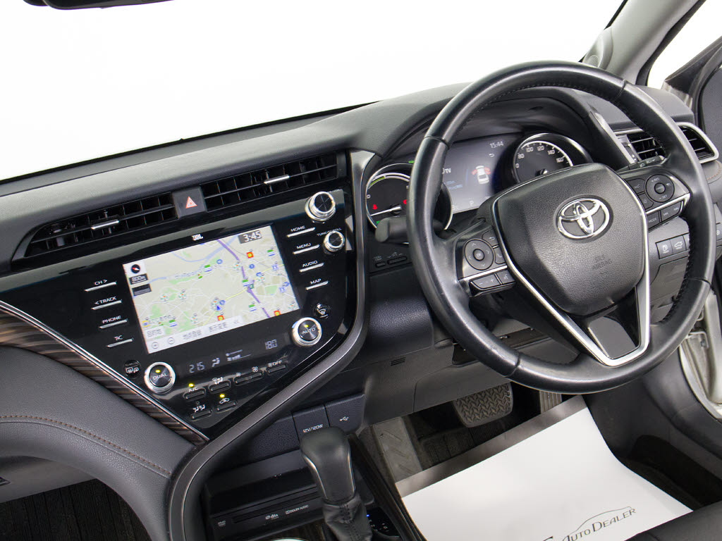 ★使いやすさや安全性を追求したステアリン
グ周り！高級車ゆえにスイッチ類が多いのも
特徴ですね！考え尽くされた配置ですぐに使
いこなす事が出来ますのでご安心下さい！是
非、体感してみて下さい！！