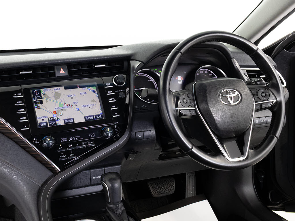 ★使いやすさや安全性を追求したステアリン
グ周り！高級車ゆえにスイッチ類が多いのも
特徴ですね！考え尽くされた配置ですぐに使
いこなす事が出来ますのでご安心下さい！是
非、体感してみて下さい！！