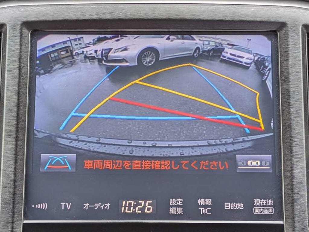 カラーバックカメラが付いています！バック
にギアを入れると、後方視界が自動的にマル
チ画面に映し出されます！夜も明るく見えま
すので、すごく便利！！一度使うとカメラ無
しには乗りたくない程！