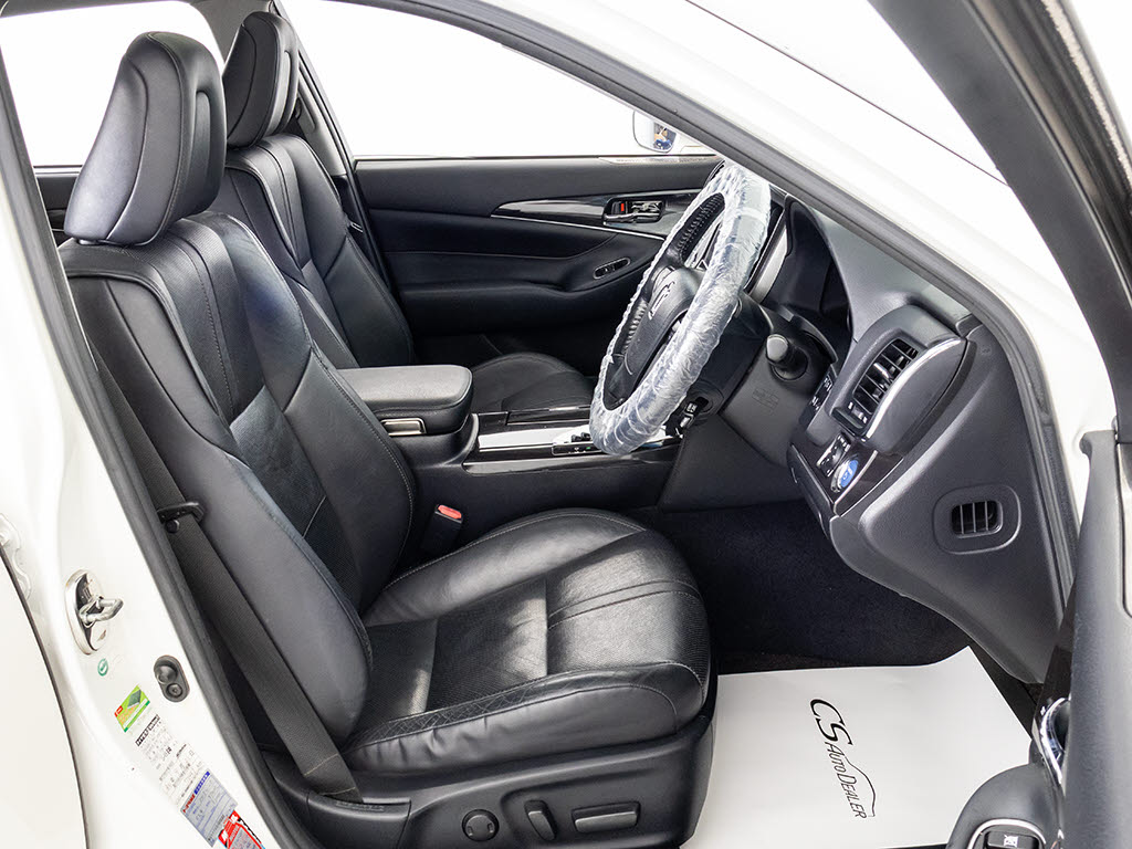 快適エアシート＆シートヒーターを装備して
います！高級車ならではの装備です！シート
が暖まる機能！シートから冷風が出る機能！
どちらも付いています！！寒い冬も、暑い夏
も快適にご乗車頂けます！！