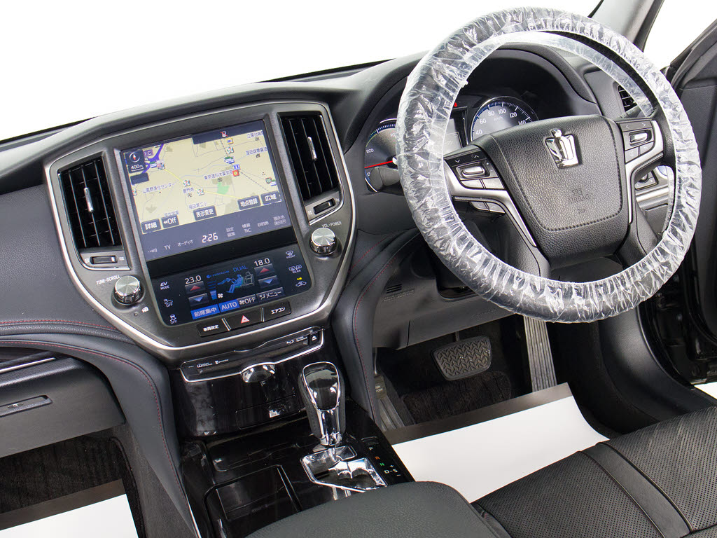 使いやすさや安全性を追求したステアリング
周り！高級車ゆえにスイッチ類が多いのも特
徴ですね！考え尽くされた配置ですぐに使い
こなす事が出来ますのでご安心下さい！是非
、体感してみて下さい！！