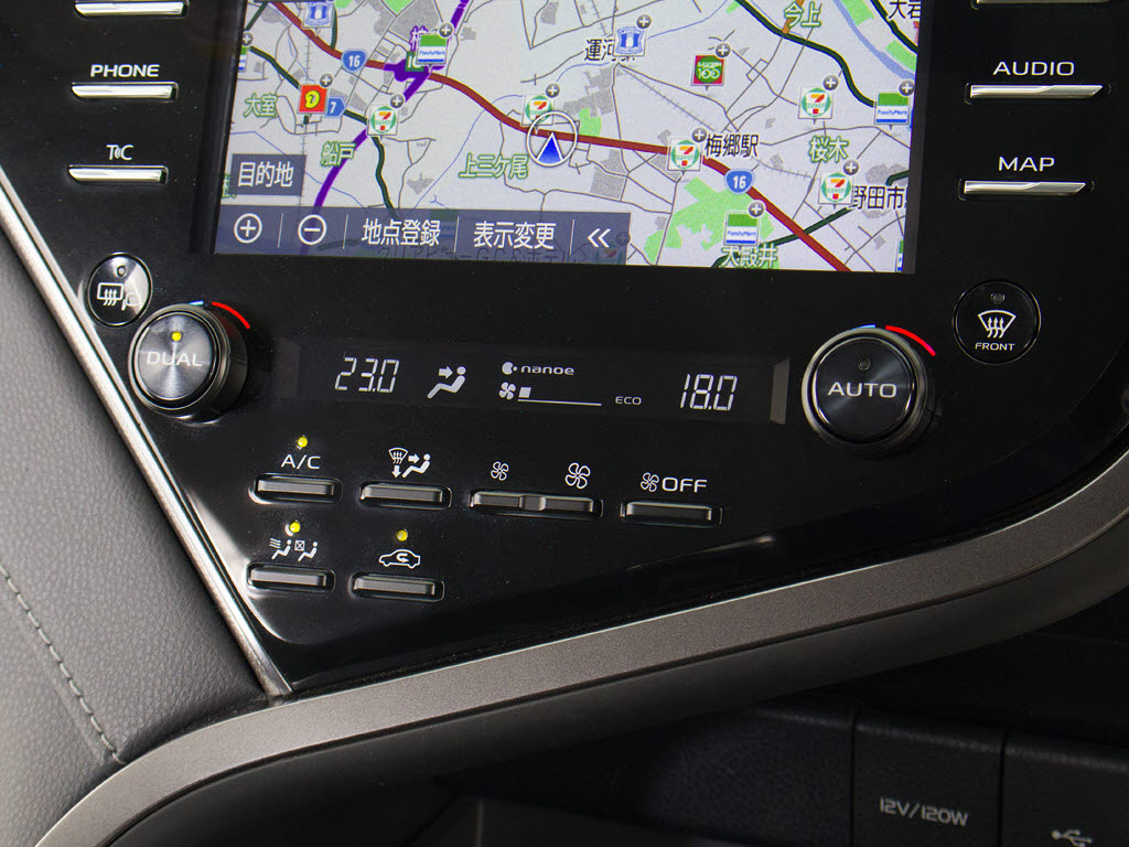 ★使いやすさや安全性を追求したステアリン
グ周り！高級車ゆえにスイッチ類が多いのも
特徴ですね！考え尽くされた配置ですぐに使
いこなす事が出来ますのでご安心下さい！是
非、体感してみて下さい！！