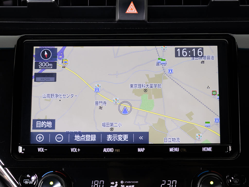 ★ディーラーオプションの大画面SDナビが装
備されています！地図情報の更新も出来ます
ので安心してお使い頂けます！