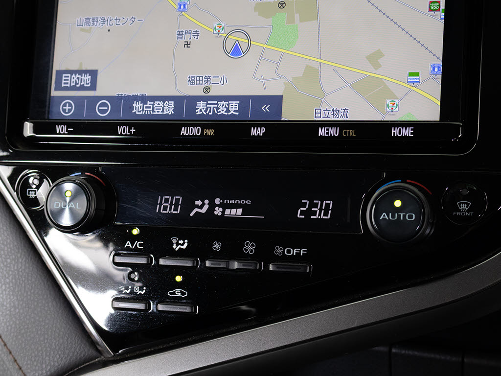 ★使いやすさや安全性を追求したステアリン
グ周り！高級車ゆえにスイッチ類が多いのも
特徴ですね！考え尽くされた配置ですぐに使
いこなす事が出来ますのでご安心下さい！是
非、体感してみて下さい！！