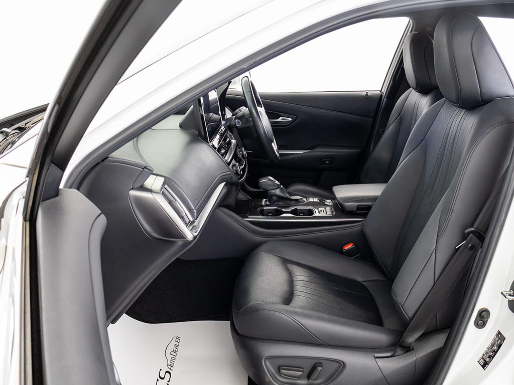 快適エアシート＆シートヒーターを装備して
います！高級車ならではの装備です！シート
が暖まる機能！シートから冷風が出る機能！
どちらも付いています！！寒い冬も、暑い夏
も快適にご乗車頂けます！！