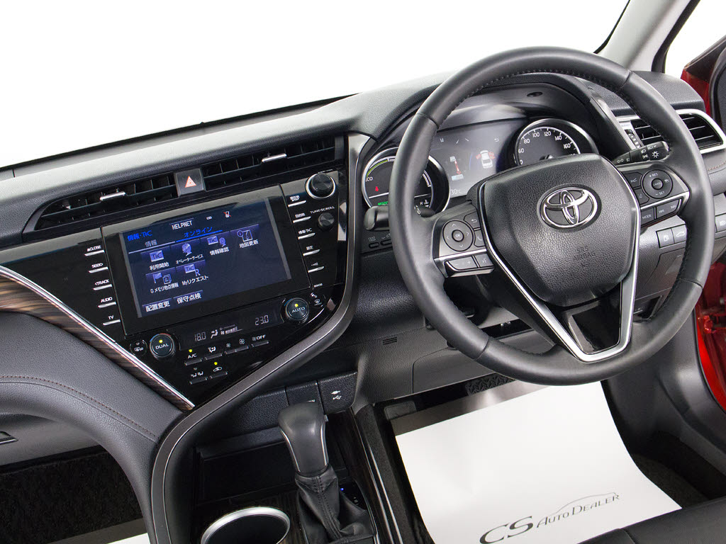 ★使いやすさや安全性を追求したステアリン
グ周り！高級車ゆえにスイッチ類が多いのも
特徴ですね！考え尽くされた配置ですぐに使
いこなす事が出来ますのでご安心下さい！是
非、体感してみて下さい！！