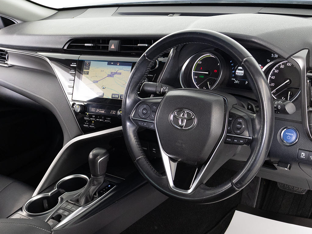 ★使いやすさや安全性を追求したステアリン
グ周り！高級車ゆえにスイッチ類が多いのも
特徴ですね！考え尽くされた配置ですぐに使
いこなす事が出来ますのでご安心下さい！是
非、体感してみて下さい！！