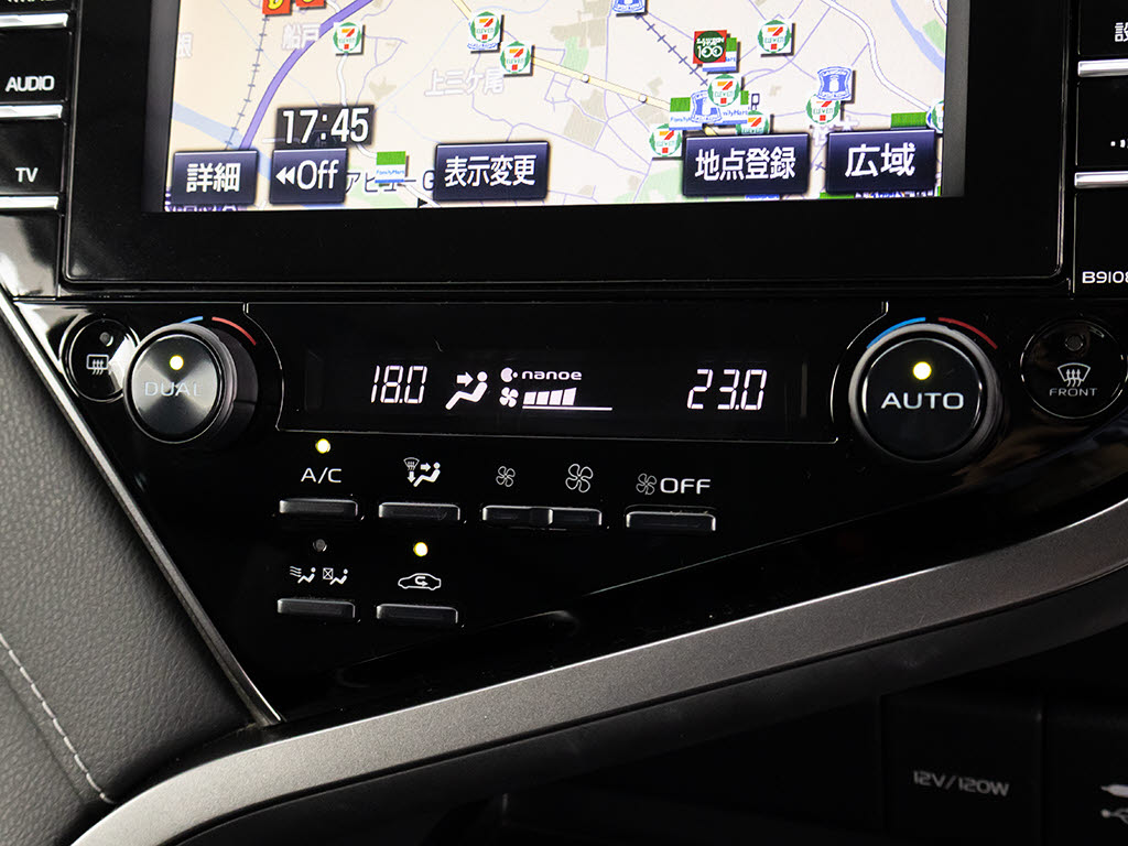 ★使いやすさや安全性を追求したステアリン
グ周り！高級車ゆえにスイッチ類が多いのも
特徴ですね！考え尽くされた配置ですぐに使
いこなす事が出来ますのでご安心下さい！是
非、体感してみて下さい！！