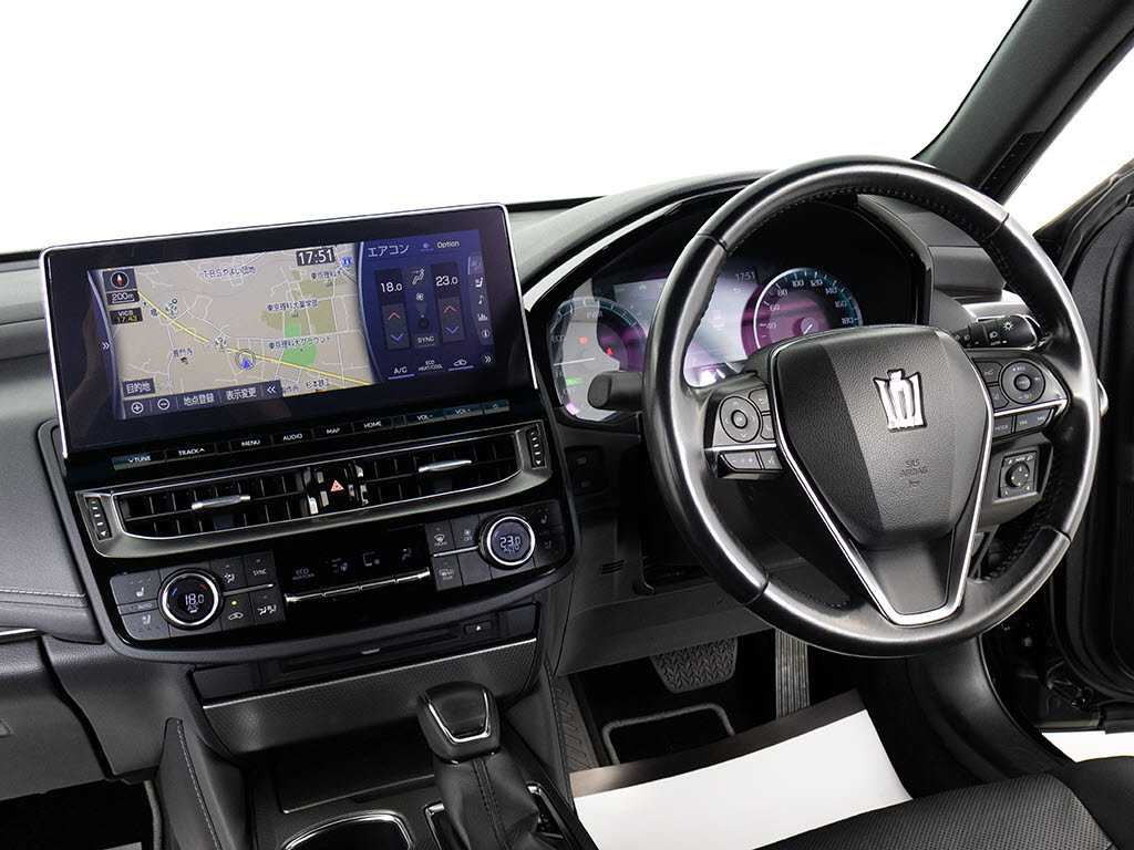 使いやすさや安全性を追求したステアリング
周り！高級車ゆえにスイッチ類が多いのも特
徴ですね！考え尽くされた配置ですぐに使い
こなす事が出来ますのでご安心下さい！是非
、体感してみて下さい！！