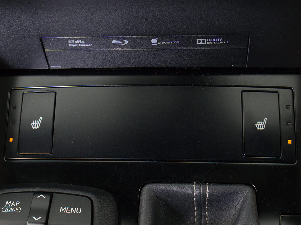 ★快適シートヒーターを装備しています！高
級車ならではの装備です！シートが暖まる機
能！寒い冬も快適にご乗車頂けますよ！！