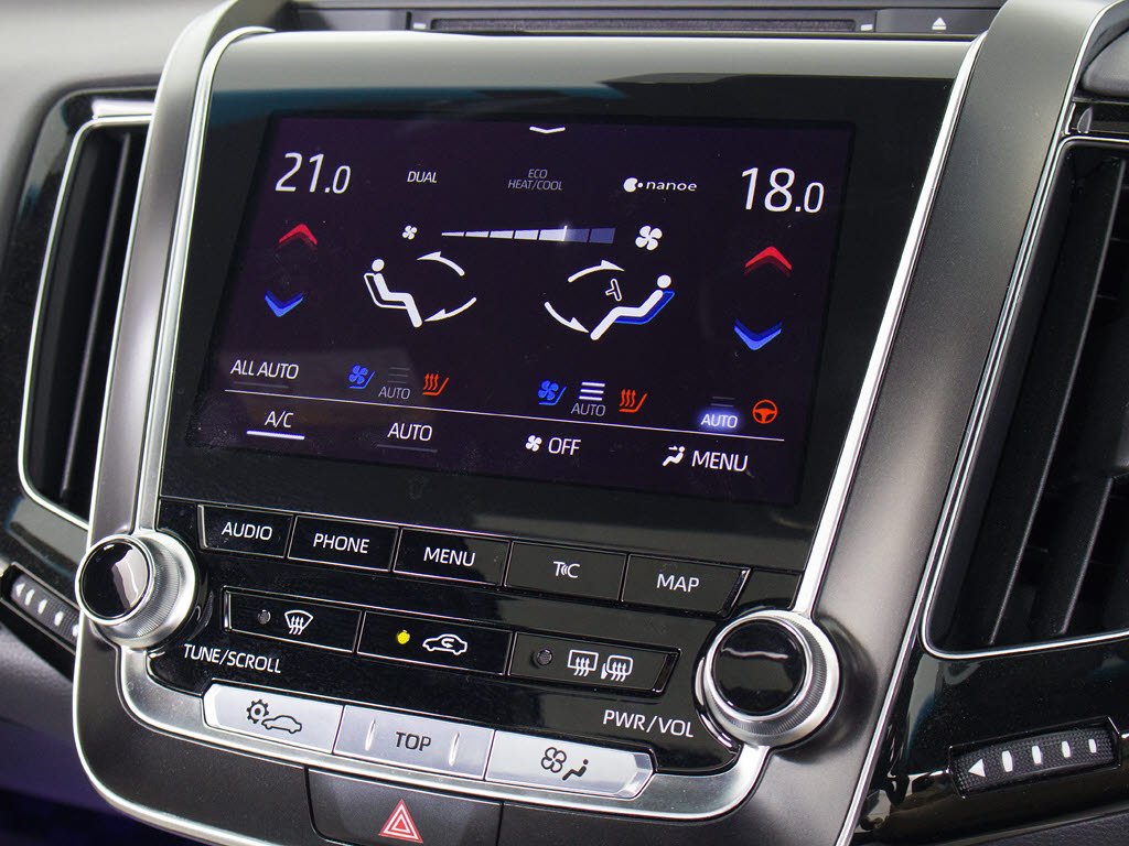 快適エアシート＆シートヒーターを装備して
います！高級車ならではの装備です！シート
が暖まる機能！シートから冷風が出る機能！
どちらも付いています！！寒い冬も、暑い夏
も快適にご乗車頂けます！！