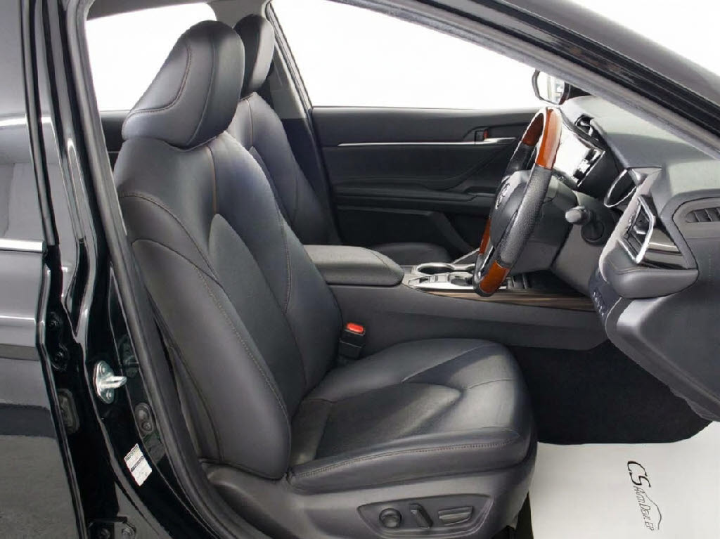 シートヒーターを装備しています！高級車な
らではの装備です！シートが暖まりますので
、寒い冬場も快適にご乗車頂けます！腰にも
優しい！お子様や女性にも嬉しい装備ですね
！！