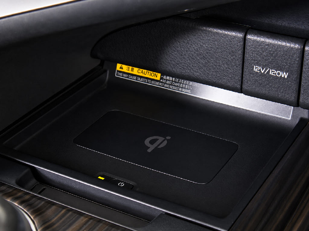 オプション【置くだけ充電器】搭載車両です
！！ケーブル要らずで置くだけで充電できる
人気の装備です！！