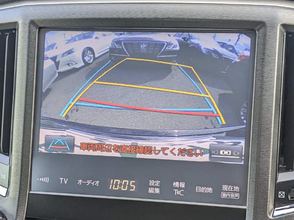 カラーバックカメラが付いています！バック
にギアを入れると、後方視界が自動的にマル
チ画面に映し出されます！夜も明るく見えま
すので、すごく便利！！一度使うとカメラ無
しには乗りたくない程！