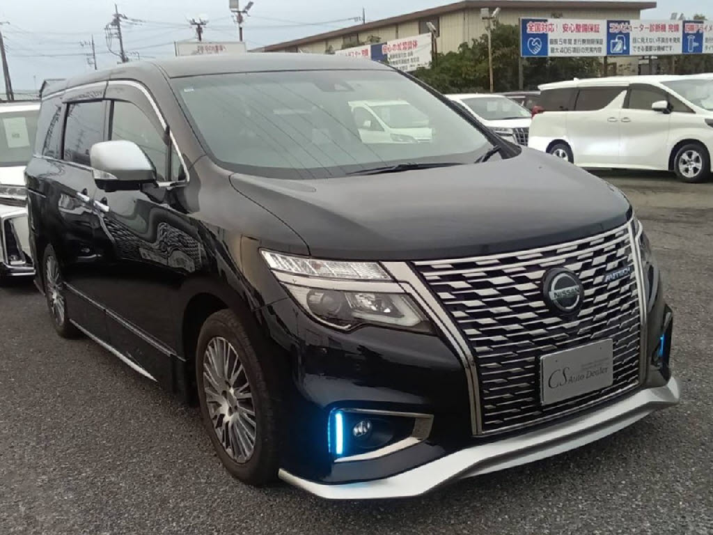 エルグランド　ＡＵＴＥＣＨ　黒本革シート　１０型ナビ　リアモニター