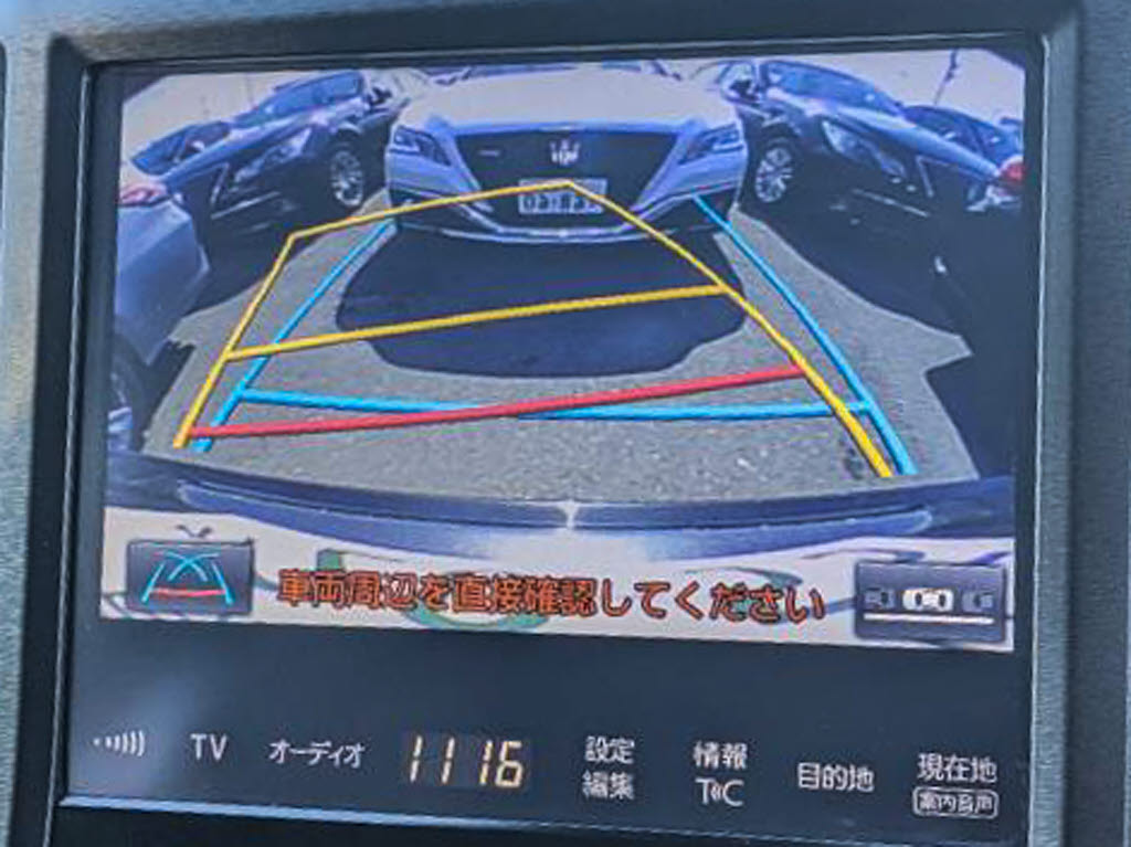 カラーバックカメラが付いています！バック
にギアを入れると、後方視界が自動的にマル
チ画面に映し出されます！夜も明るく見えま
すので、すごく便利！！一度使うとカメラ無
しには乗りたくない程！
