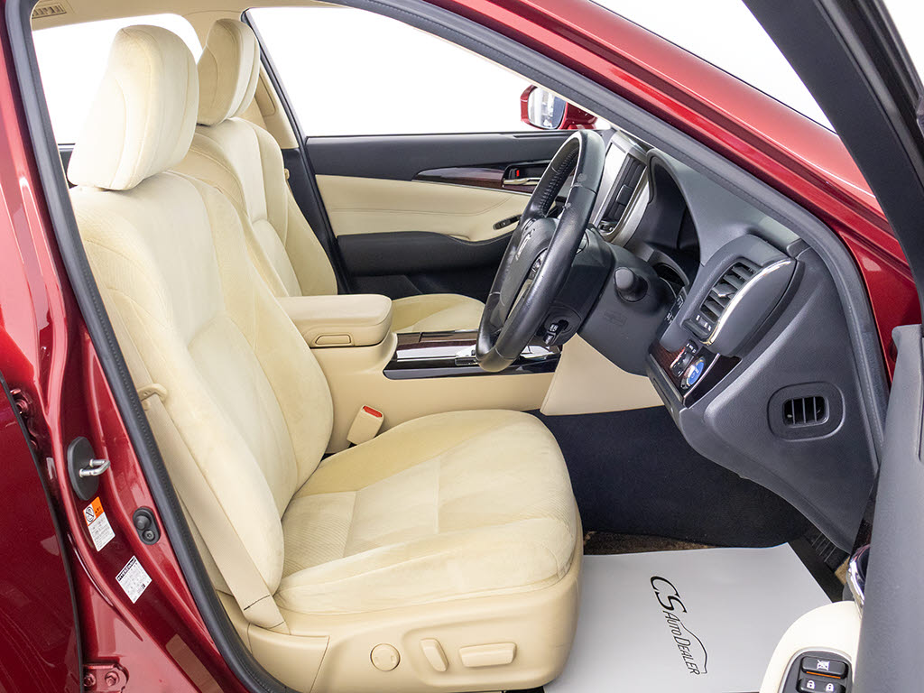 シートヒーターを装備しています！高級車な
らではの装備です！シートが暖まりますので
、寒い冬場も快適にご乗車頂けます！腰にも
優しい！お子様や女性にも嬉しい装備ですね
！！