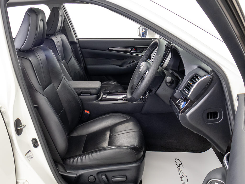 快適エアシート＆シートヒーターを装備して
います！高級車ならではの装備です！シート
が暖まる機能！シートから冷風が出る機能！
どちらも付いています！！寒い冬も、暑い夏
も快適にご乗車頂けます！！